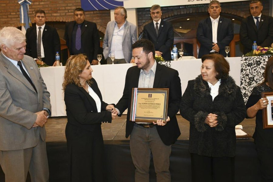 Fuentes participó de la asunción de las autoridades del Consejo de Ingeniería