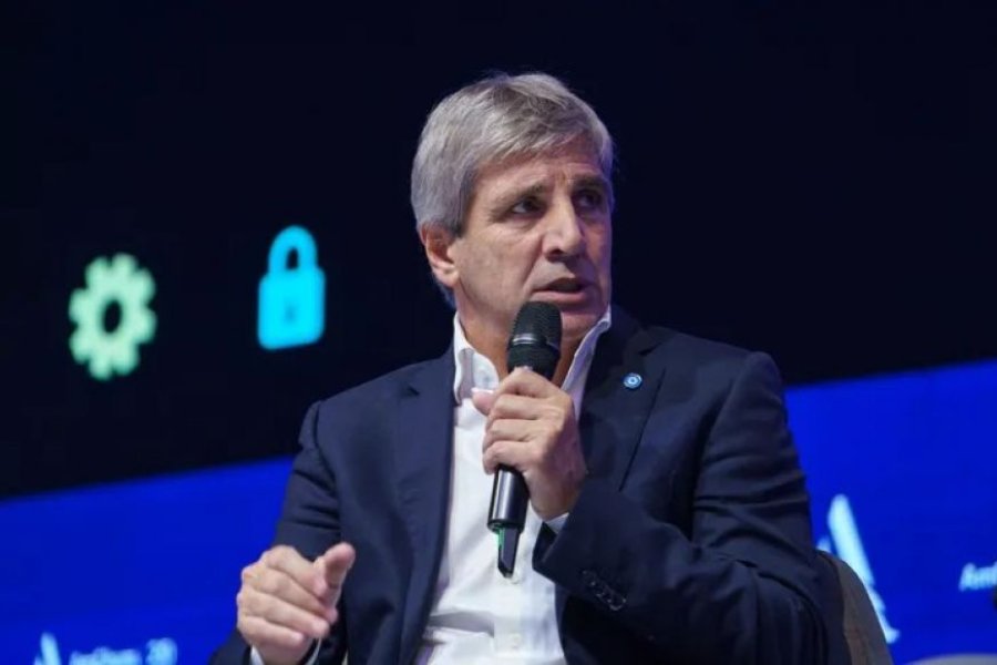 El Gobierno blanqueó que va a intervenir en mercado cambiario para contener al dólar