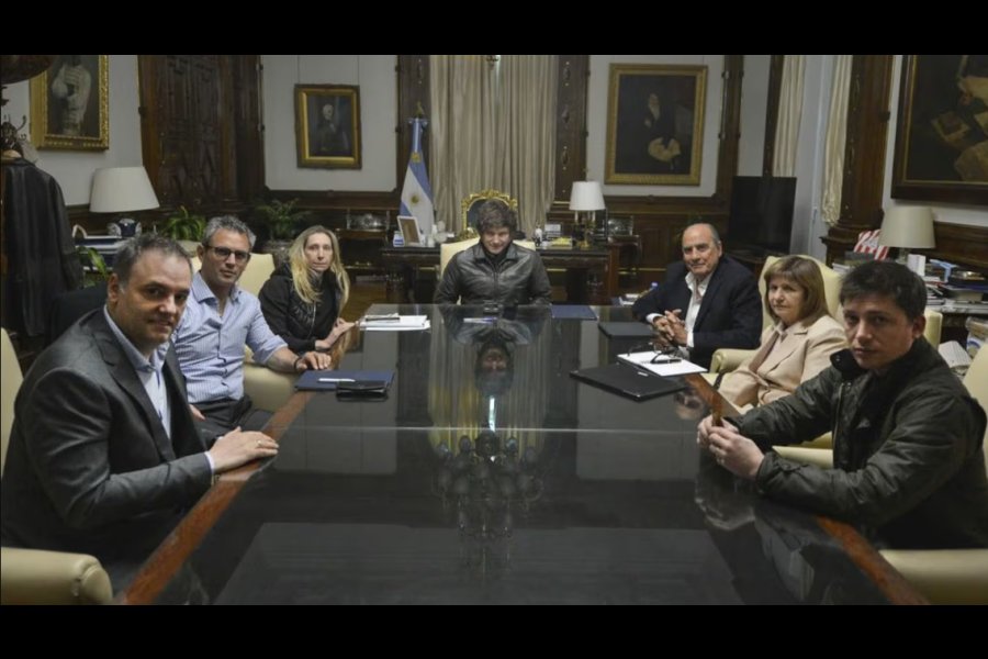 Milei encabeza una nueva reunión de la mesa política para ordenar la estrategia de campaña para octubre
