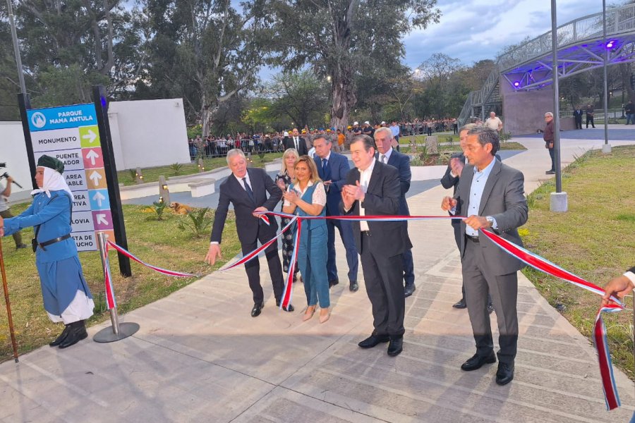 Zamora y Fuentes inauguraron el imponente y colorido Parque Mama Antula en la Capital