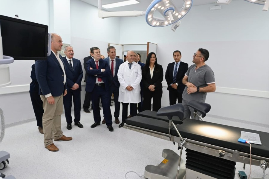 El gobernador inauguró un nuevo hospital zonal con modernas instalaciones y equipamiento