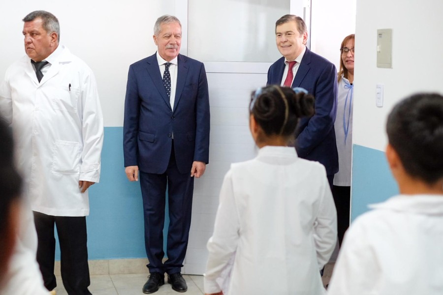Elías Suárez destacó la inauguración de un hospital y una escuela con gran impacto social