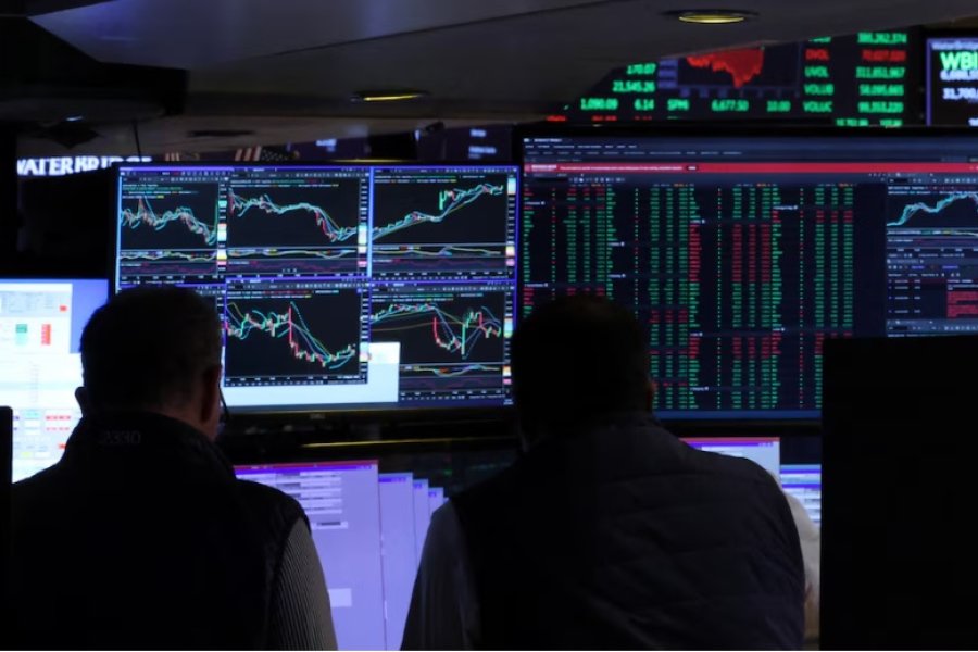 Los bonos argentinos subieron hasta 24%, el Riesgo País bajó 360 puntos y se dispararon las acciones en Wall Street