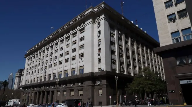 La deuda creció en u$s7.000 millones durante agosto, afectada por la fuerte suba de tasas en pesos