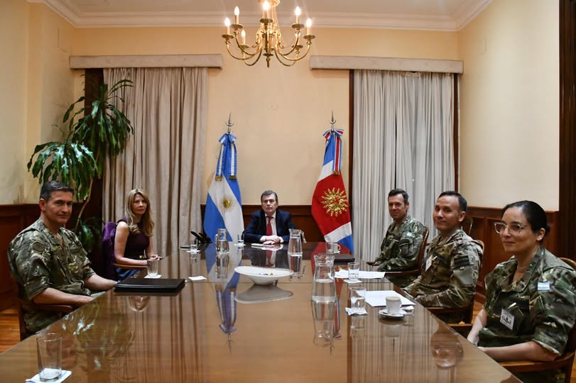 Zamora recibió en Casa de Gobierno a autoridades del Comando Electoral Zamora recibió en Casa de Gobierno a autoridades del Comando Electoral