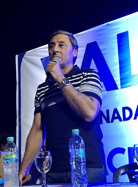 Silva Neder destaca a la Juventud como «Motor del Futuro» en Plenario de Colonia El Simbolar Silva Neder destaca a la Juventud como «Motor del Futuro» en Plenario de Colonia El Simbolar