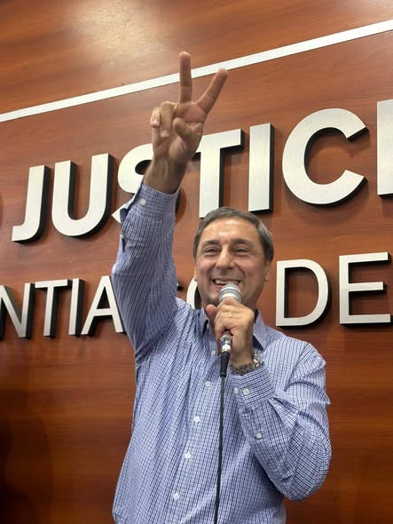 Silva Neder y José Emilio Neder agradecen a la militancia peronista por el trabajo y el triunfo en las urnas Silva Neder y José Emilio Neder agradecen a la militancia peronista por el trabajo y el triunfo en las urnas