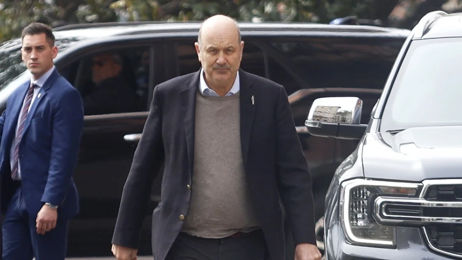 Santiago jefe de Gabinete, Sturzenegger Economía, Francos canciller, Santilli Interior y Ritondo por Menem: Falta el ok de Karina Santiago jefe de Gabinete, Sturzenegger Economía, Francos canciller, Santilli Interior y Ritondo por Menem: Falta el ok de Karina