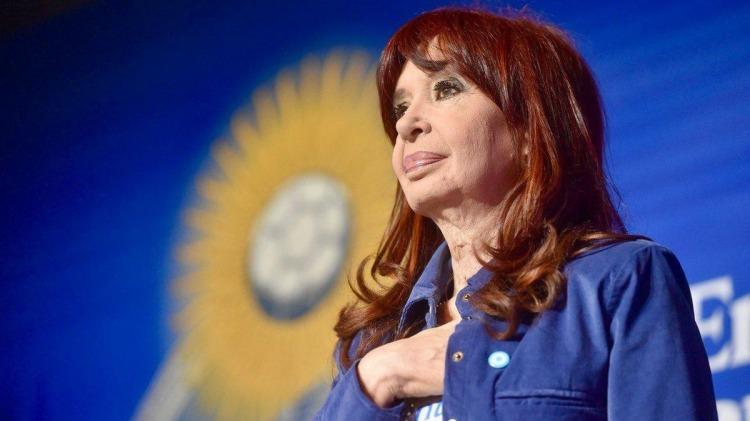 “La recesión avanza”: Cristina advirtió a Milei una devaluación post elecciones ante la persistente presión cambiaria
