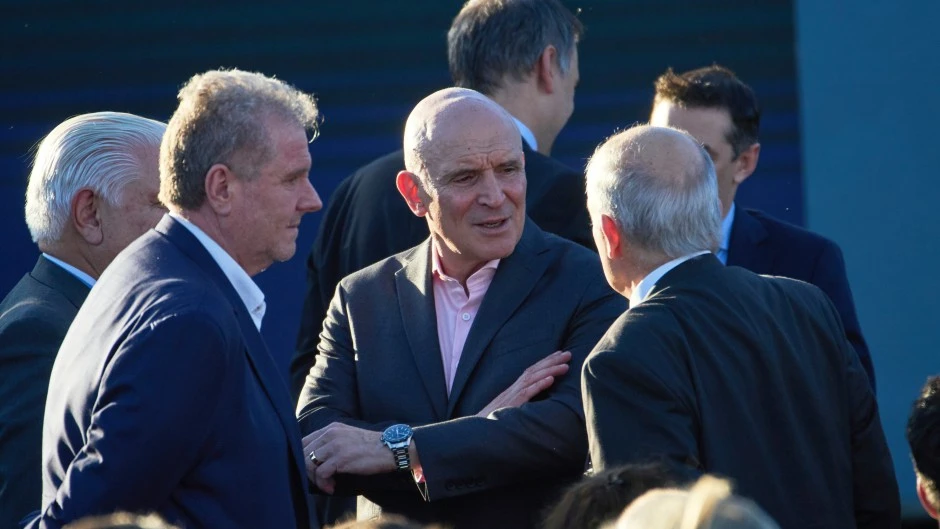 Santiago llevó encuestas a Milei que pierden la elección por 20 puntos y lo bajó a Espert