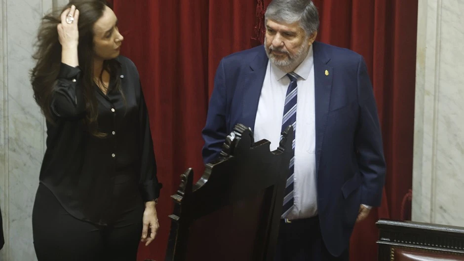 Villarruel negocia con el peronismo para poner al encargado de manejar la caja del Senado Villarruel negocia con el peronismo para poner al encargado de manejar la caja del Senado