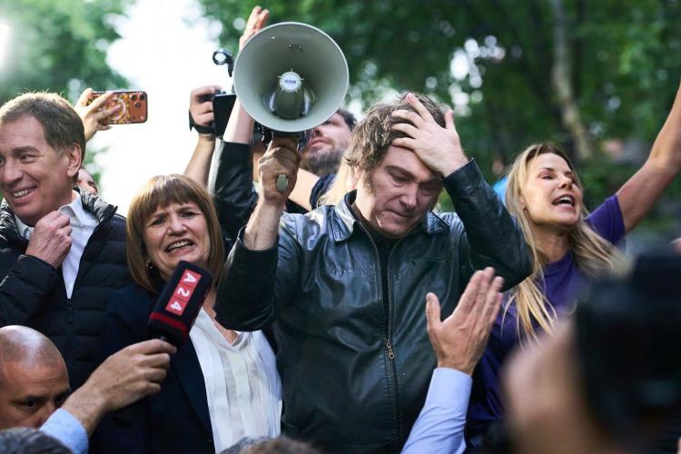 Milei se bajó del cierre de campaña en Ezeiza y no participará de actos en territorio bonaerense hasta las elecciones Milei se bajó del cierre de campaña en Ezeiza y no participará de actos en territorio bonaerense hasta las elecciones