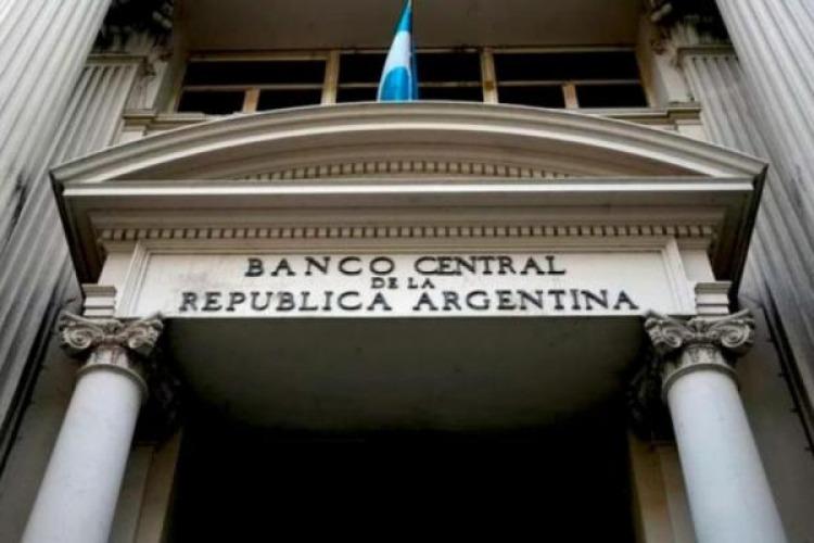 El BCRA intervino nuevamente para calmar el dólar: Vendió casi u$s50 millones en el techo de la banda cambiaria El BCRA intervino nuevamente para calmar el dólar: Vendió casi u$s50 millones en el techo de la banda cambiaria