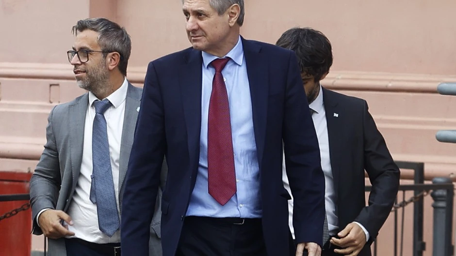 Economía consiguió renovar sólo el 60% de los vencimientos y complica la baja de encajes Economía consiguió renovar sólo el 60% de los vencimientos y complica la baja de encajes