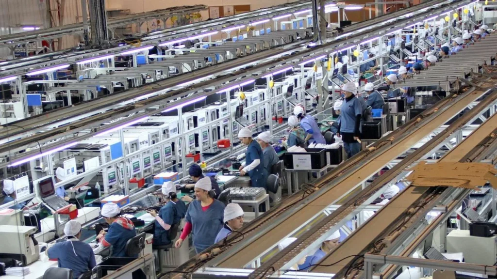 Gobierno acelera la reforma laboral: Milei busca aprobar los cambios en diciembre y pide apoyo empresario para impulsar la toma de personal