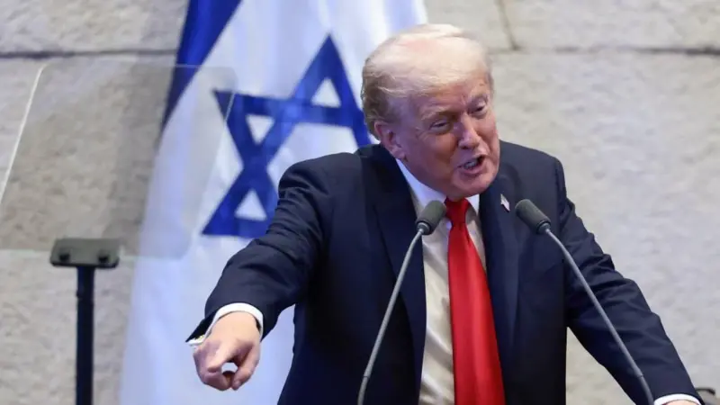 «Un histórico amanecer de un nuevo Medio Oriente»: el Parlamento de Israel ovaciona a un triunfante Trump tras el cese el fuego y el regreso de los rehenes
