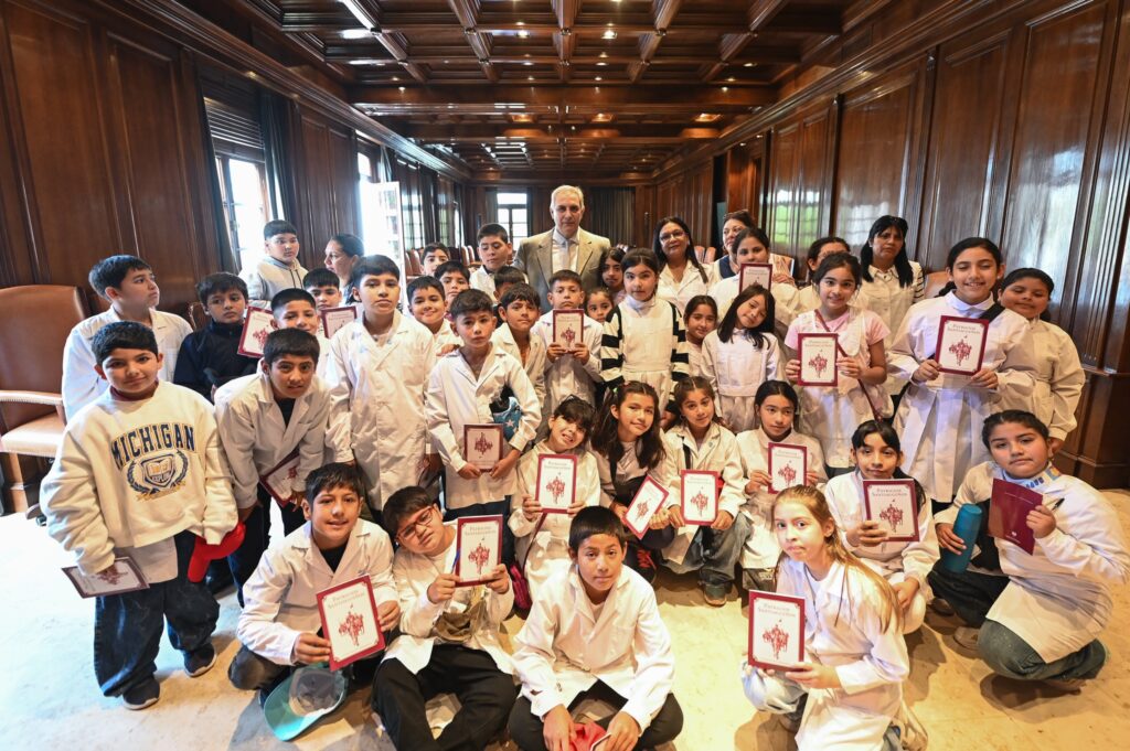 Alumnos de la Escuela N° 71 “Fray Juan Grande” de La Cañada visitaron Casa de Gobierno