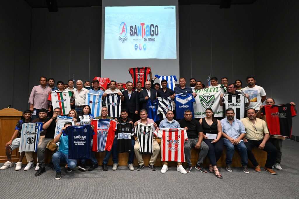 El Gobierno de la Provincia entregó indumentaria a clubes que participaron del Torneo Regional Federal Amateur de Fútbol