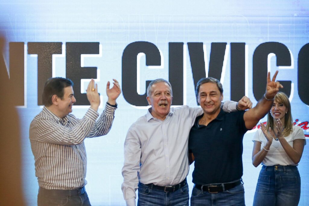 Suárez: “Gracias al pueblo Santiago del Estero por respaldar este proyecto de unidad” Suárez: “Gracias al pueblo Santiago del Estero por respaldar este proyecto de unidad”