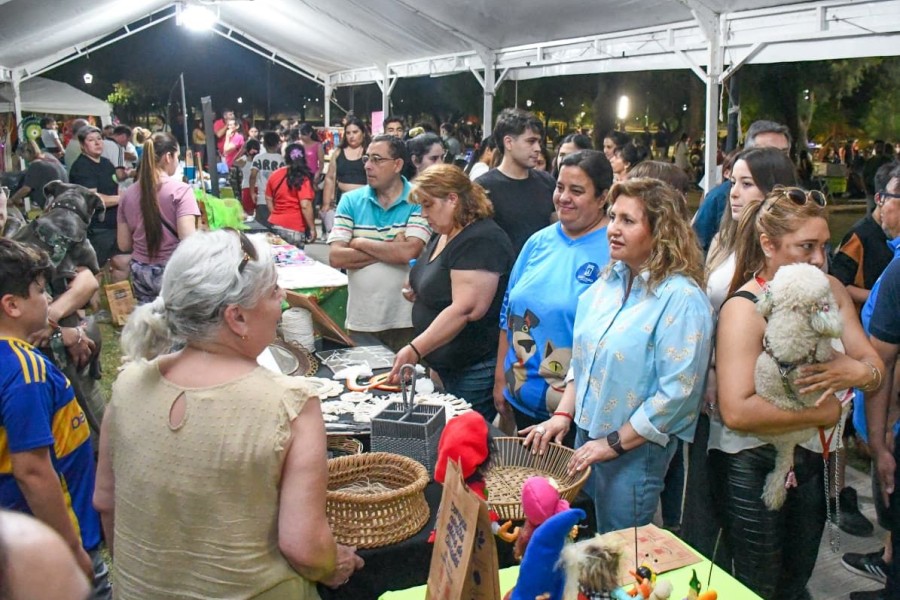 La intendente Fuentes participó del Encuentro de Concientización del cuidado de mascotas en el Parque Sur