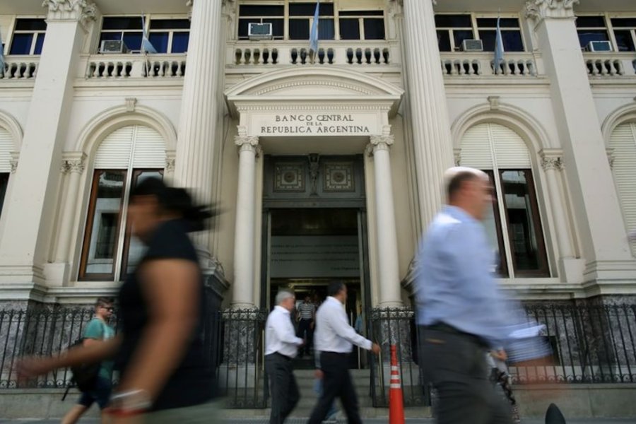Qué es un swap: El detalle de cómo funciona una de las herramientas que anunció EE.UU. para ayudar a Argentina