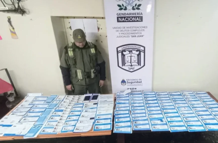 Una funcionaria pública fue imputada por formar parte de una banda que hacía documentos truchos