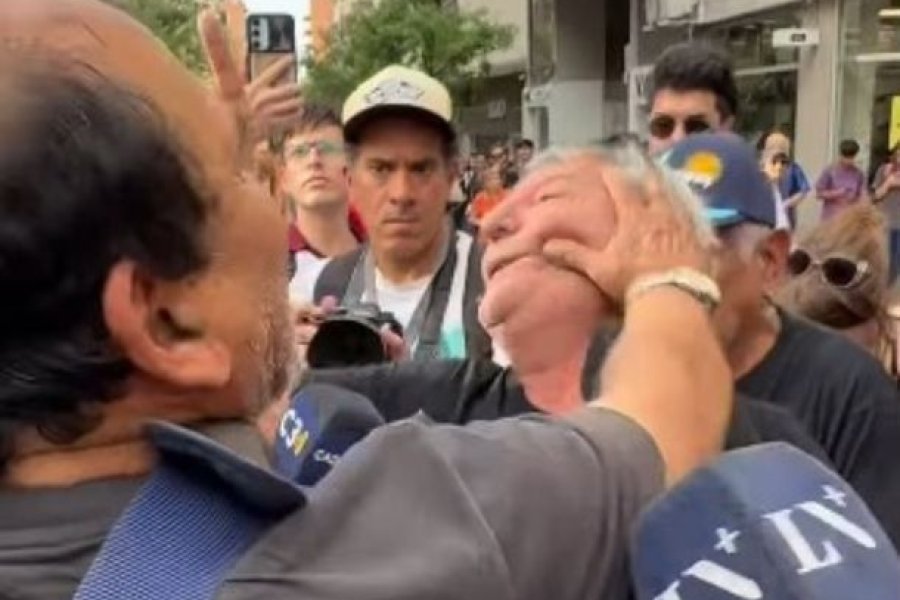 Córdoba: militantes libertarios le pegaron a un jubilado Córdoba: militantes libertarios le pegaron a un jubilado