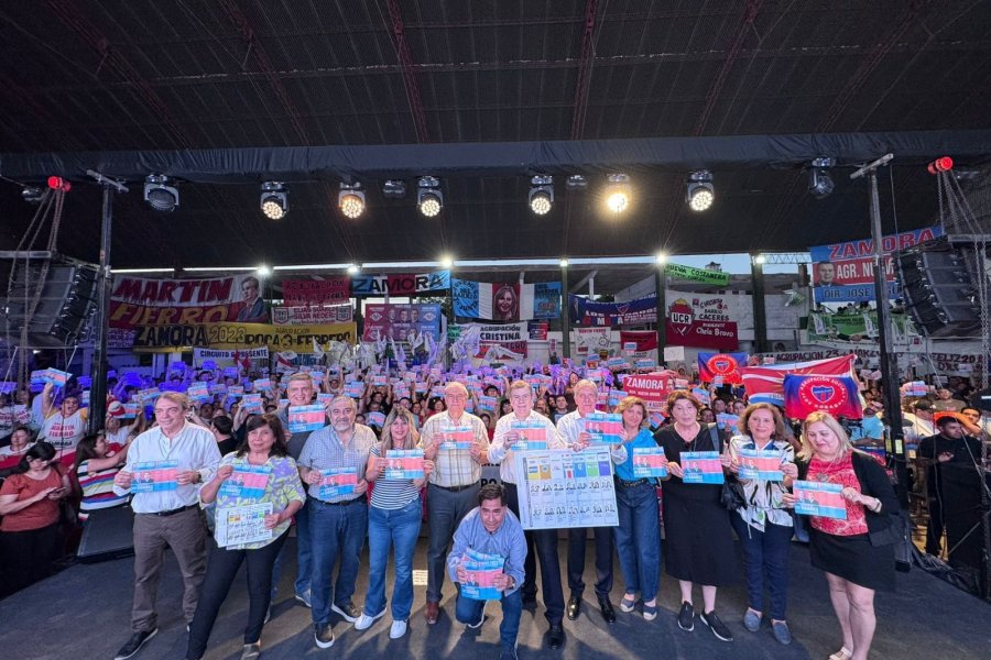 Zamora y Elías Suárez encabezaron un concurrido acto en apoyo a los candidatos del Frente Cívico Zamora y Elías Suárez encabezaron un concurrido acto en apoyo a los candidatos del Frente Cívico