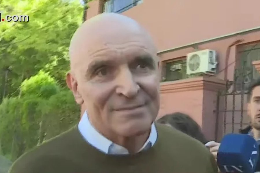 Votó Espert, el ex candidato de la LLA en la provincia: “Me ubico en el lugar que me corresponde” Votó Espert, el ex candidato de la LLA en la provincia: “Me ubico en el lugar que me corresponde”