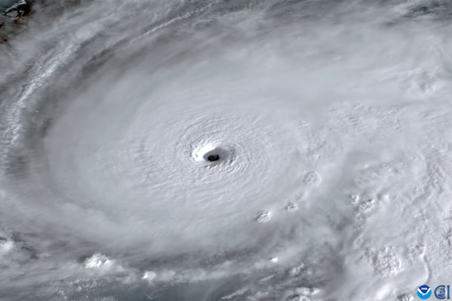 El devastador huracán Melissa, categoría 5, se dirige directamente a Jamaica