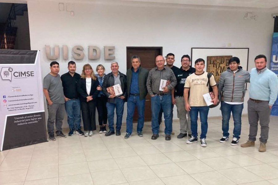 Desarrollo productivo: La Cámara de la Madera impulsa capacitaciones en la Uisde para fortalecer la gestión de carpinterías