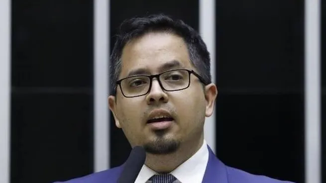 Tierra del Fuego: revelan audios de un diputado libertario negociando desvío de fondos Tierra del Fuego: revelan audios de un diputado libertario negociando desvío de fondos