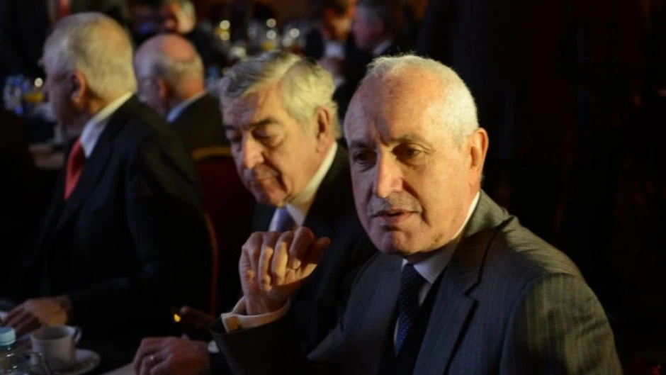 Economía: Milei le dio al imputado Cartellone la primera concesión de rutas, pero la perdería si lo condenan por Cuadernos