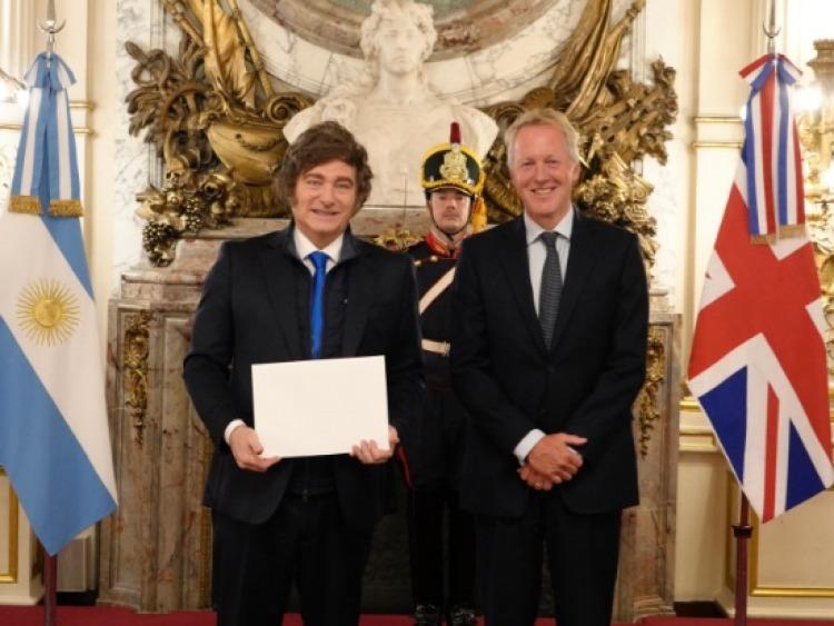 Relaciones Exteriores: Milei recibe a embajadores clave y Canciller Quirno delinea la política de «vender Argentina al mundo»