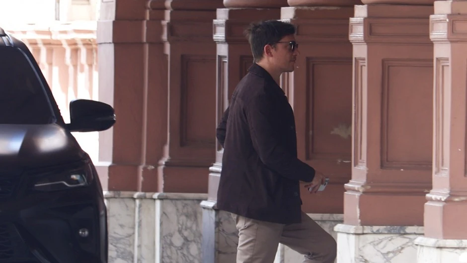 Interna libertaria por la Vicepresidencia 2027 y la influencia de Santiago Caputo Interna libertaria por la Vicepresidencia 2027 y la influencia de Santiago Caputo