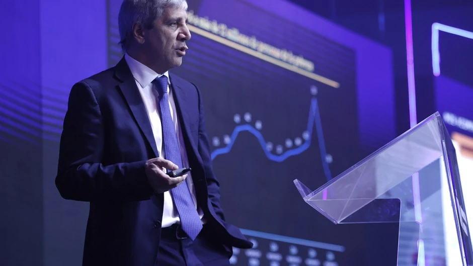 Caída de bonos y acciones por rumores de caída de préstamo del JP Morgan: El riesgo país se dispara