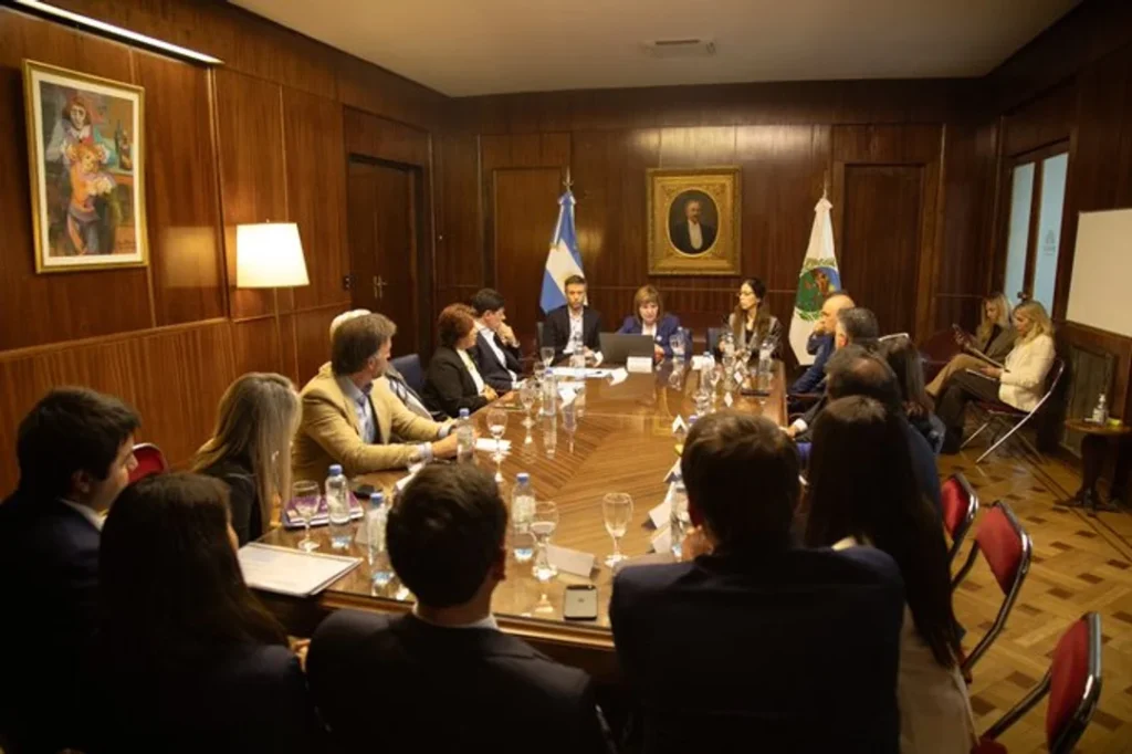 Bullrich y Villarruel tendrán un encuentro clave este viernes a las 12 Bullrich y Villarruel tendrán un encuentro clave este viernes a las 12