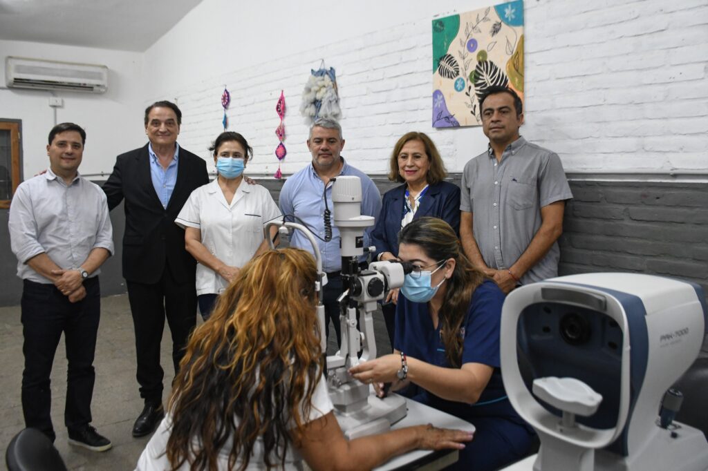 El Ministerio de salud desplegó un operativo en el Barrio Libertad de la Ciudad Capital El Ministerio de salud desplegó un operativo en el Barrio Libertad de la Ciudad Capital
