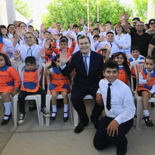 Zamora inauguró en Tres Cruces un nuevo Jardín de Infantes, la renovación de la Escuela N° 931, la pavimentación de 11 km de la Ruta 3 y entregó la vivienda social N° 33.000