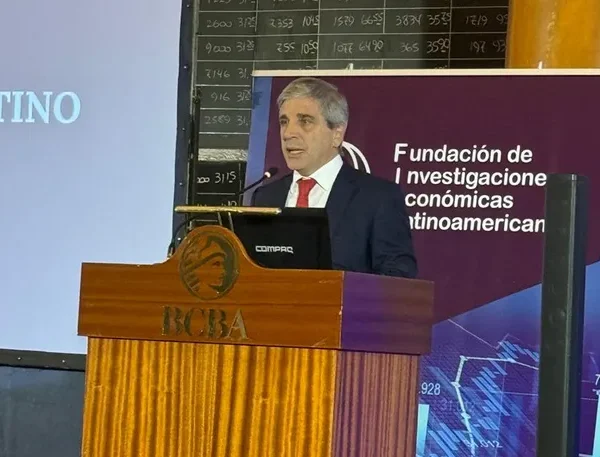 Luis Caputo anticipa los ejes de la Reforma Laboral que impulsa el gobierno