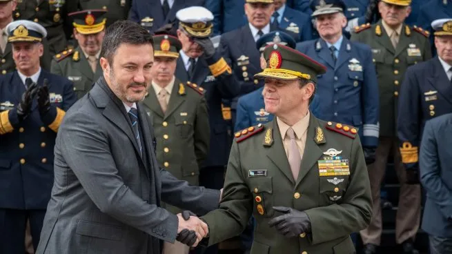 Carlos Presti asume como Ministro de Defensa: La llegada del «Cisne Verde» a la gestión de Milei
