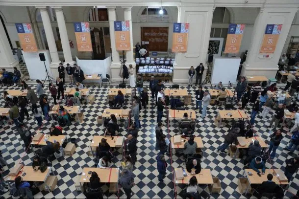 Cierre de Comicios: Escrutinio definitivo en la Provincia de Buenos Aires confirma victoria ajustada de LLA Cierre de Comicios: Escrutinio definitivo en la Provincia de Buenos Aires confirma victoria ajustada de LLA