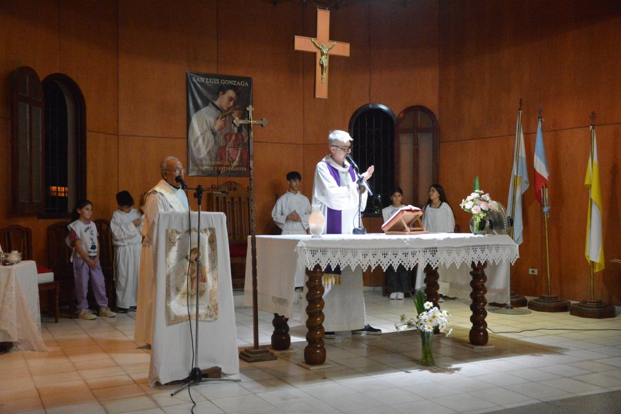 Día de Todos los Santos: Fieles celebraron en la capilla San Luis Gonzaga de la Capital