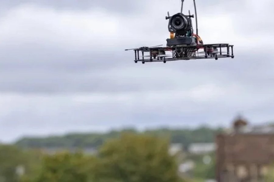 Bélgica en alerta: una flota de drones sobrevoló seis bases militares y obligó a cerrar dos aeropuertos Bélgica en alerta: una flota de drones sobrevoló seis bases militares y obligó a cerrar dos aeropuertos