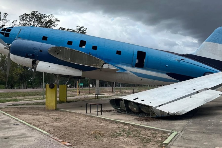 Indignación en Loreto por el vandalismo y daño al histórico avión del acceso Norte