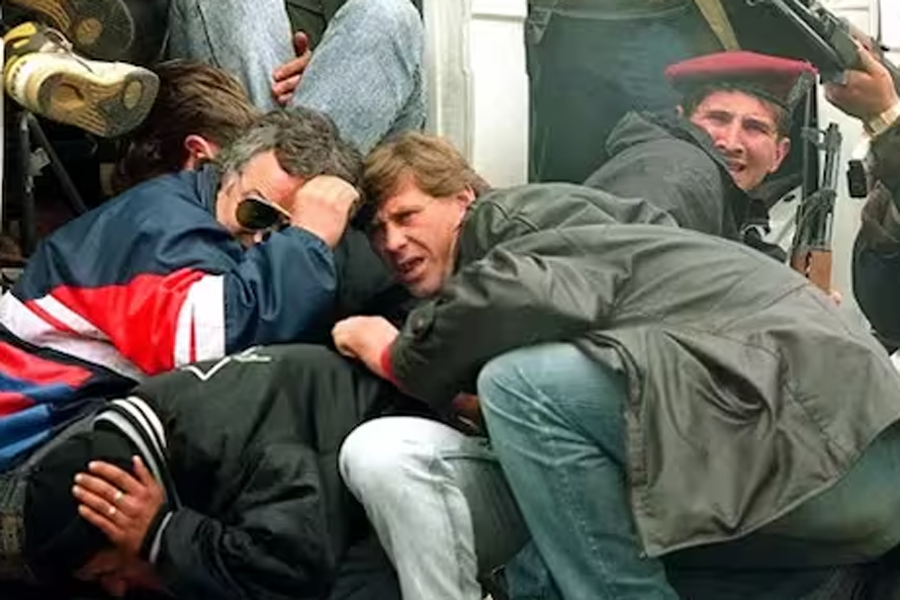 Investigación por «Safaris Humanos» en Sarajevo: Denuncian que italianos pagaban por disparar a personas