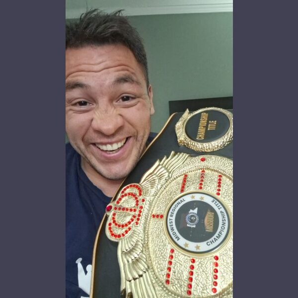 Explosivo KO del santiagueño Elio «Máquina» Trosch para ganar Título Regional AMB en EE.UU