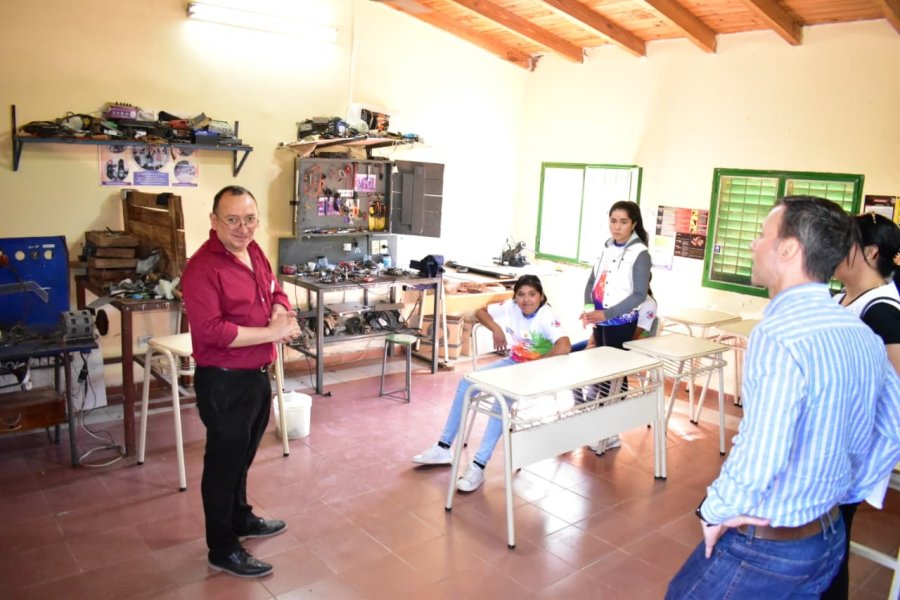 Escuela de capacitación Nº 37 de Fernández presenta muestra anual y abre inscripciones para oficios