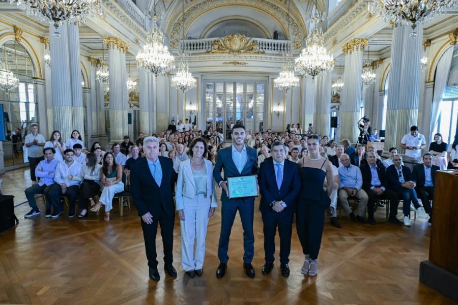 Francisco Cerúndolo, declarado Personalidad Destacada del Deporte por la Legislatura Porteña Francisco Cerúndolo, declarado Personalidad Destacada del Deporte por la Legislatura Porteña