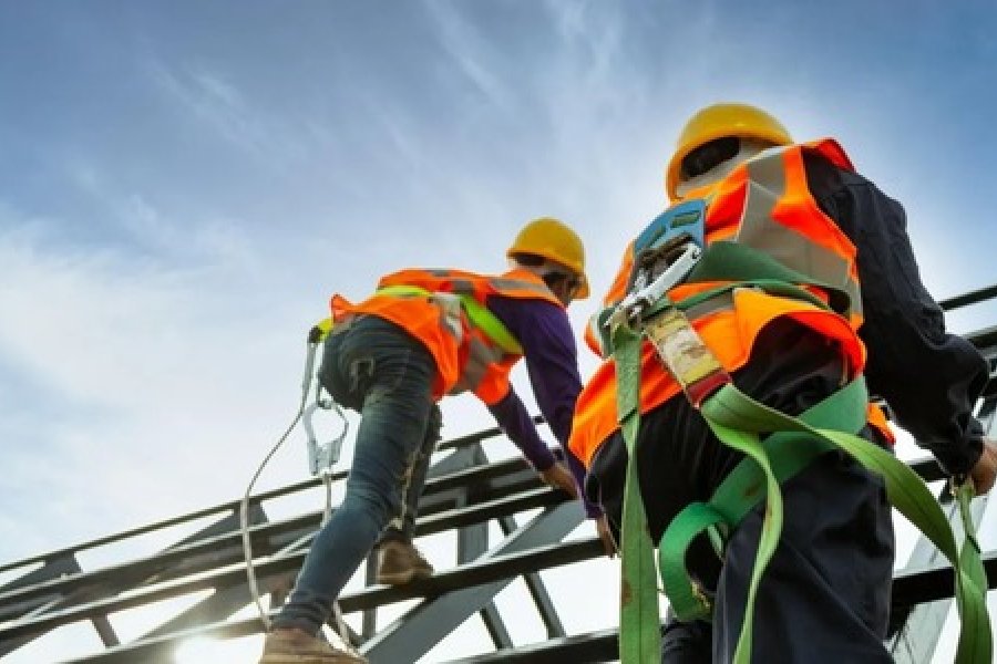 Gobierno oficializa la jornada laboral de 44 Horas semanales para el sector privado